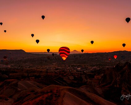 [2022-10-11] Sonnenaufgang in Kapadokien [2022-10-11] Sonnenaufgang in Kapadokien am 11.10.2022 05:33:00 İsimsiz Yol Göreme Türkei