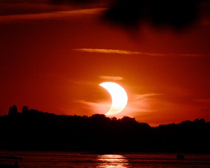 [2026-08-12] Sonnenfinsternis_260812_2028300035_hh_voll_1